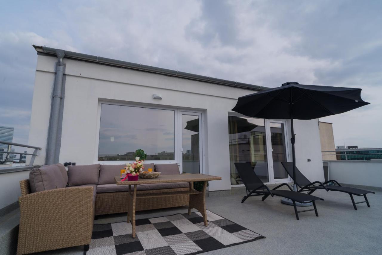 Penthouse With Huge Rooftop Terrace & City View Букурещ Екстериор снимка