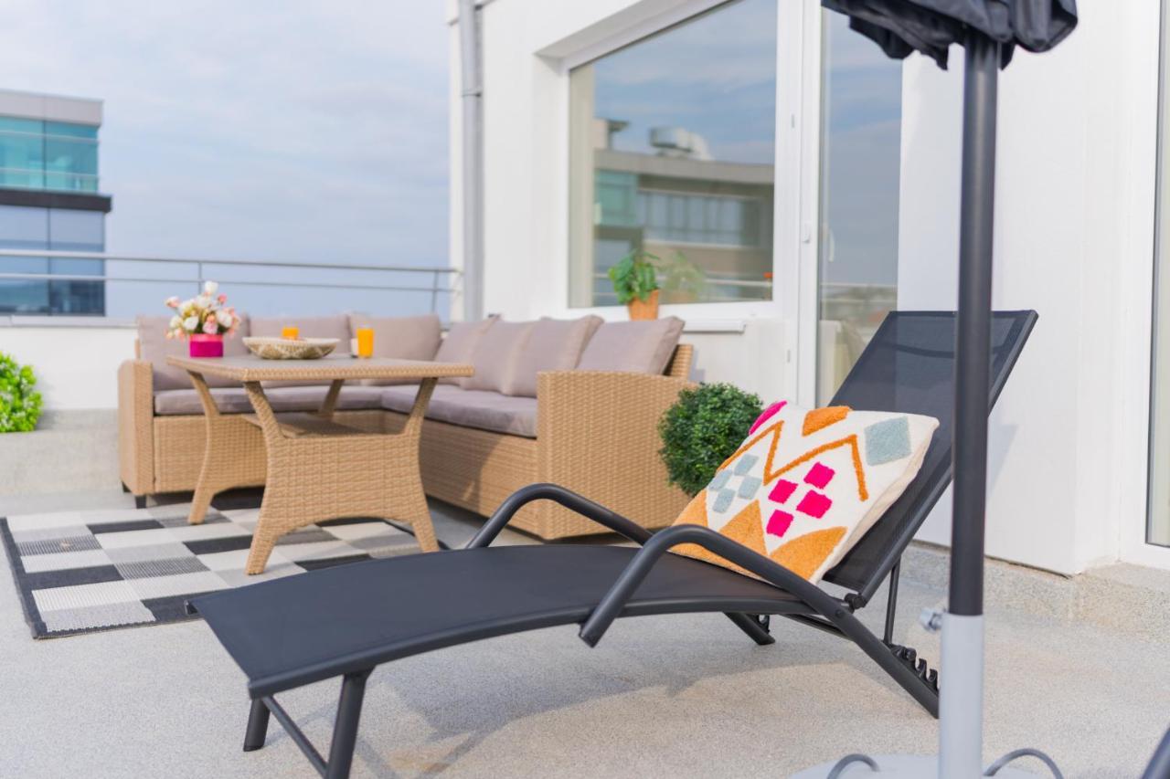 Penthouse With Huge Rooftop Terrace & City View Букурещ Екстериор снимка