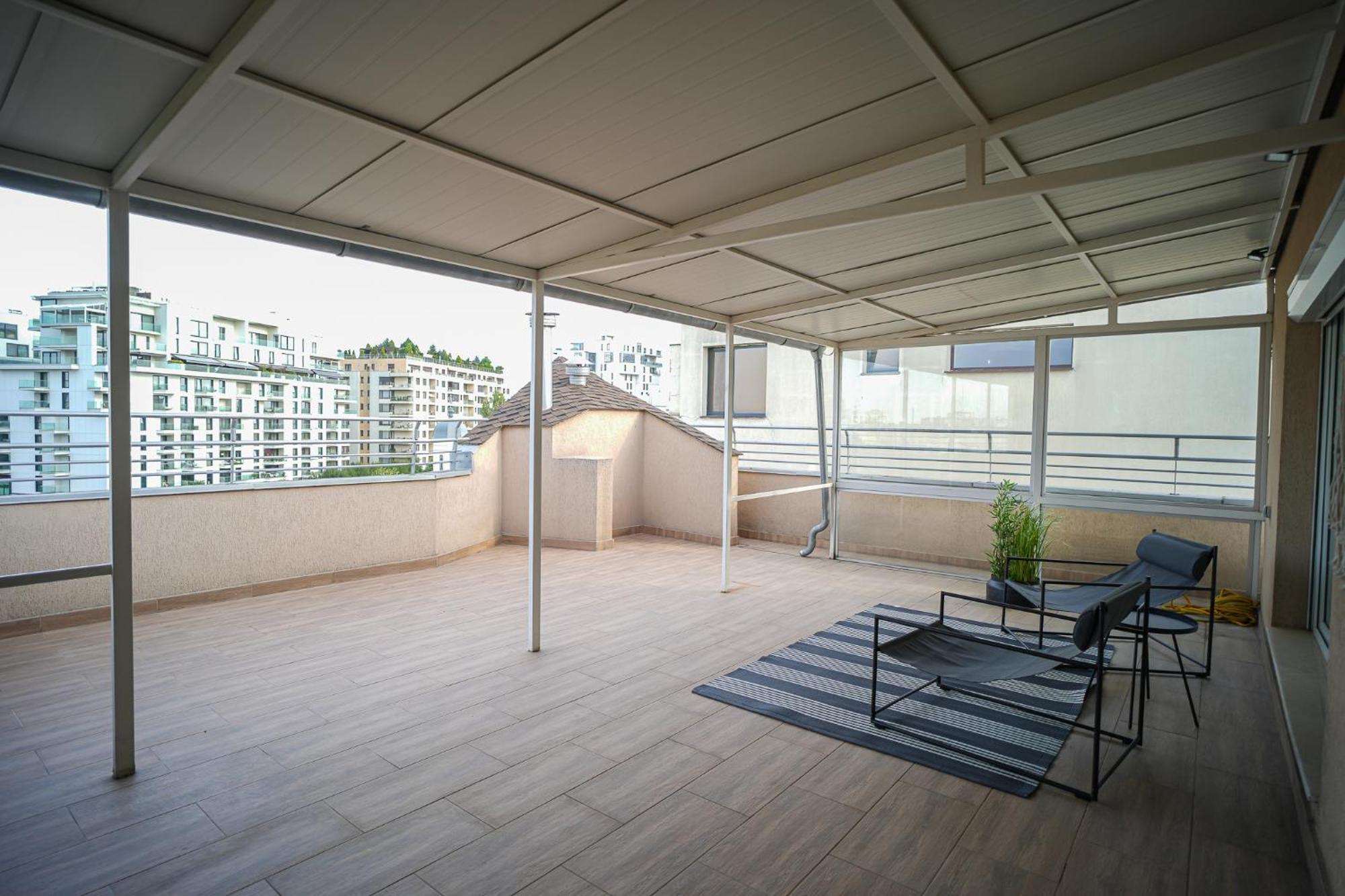 Penthouse With Huge Rooftop Terrace & City View Букурещ Екстериор снимка