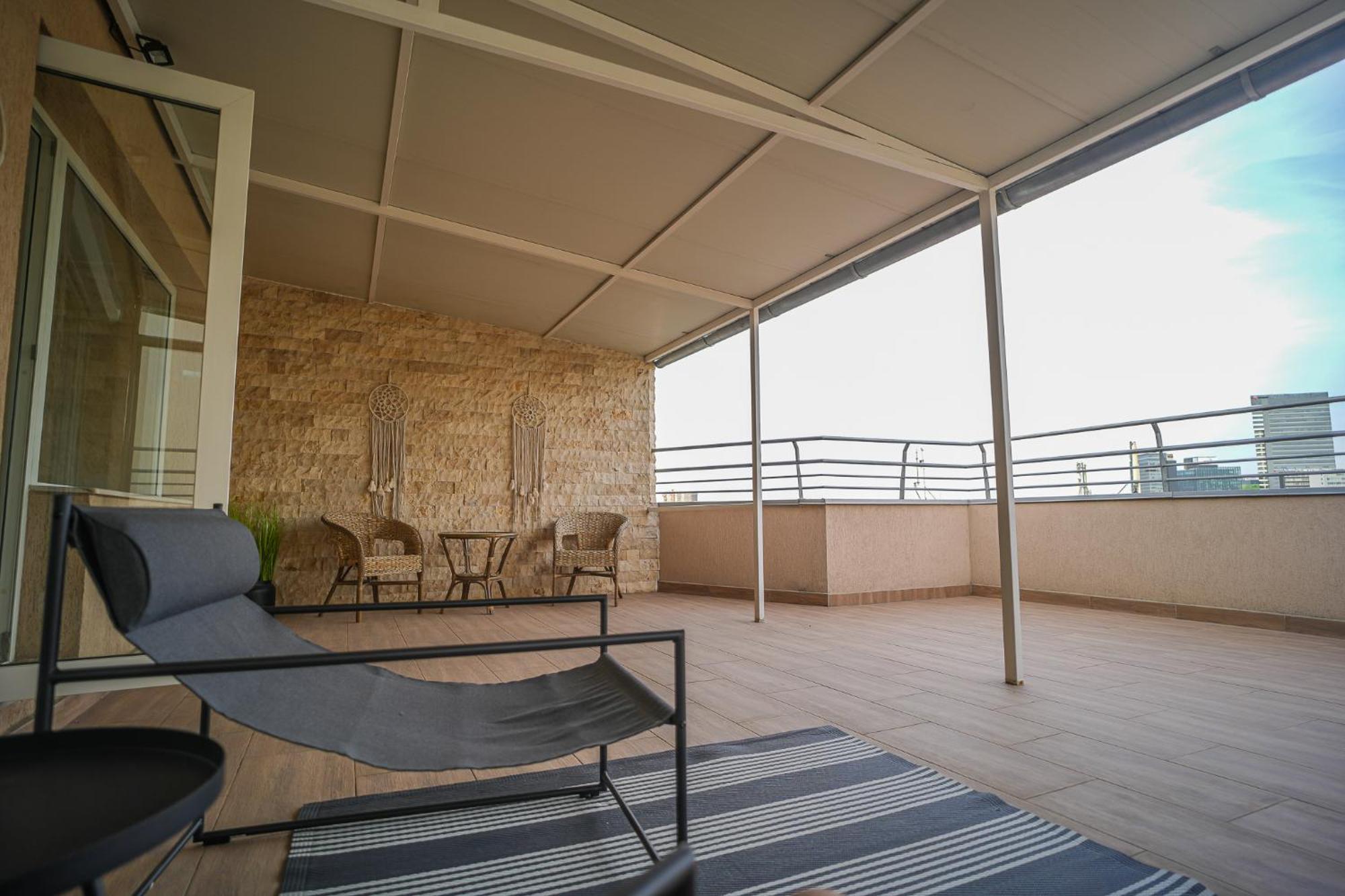 Penthouse With Huge Rooftop Terrace & City View Букурещ Екстериор снимка
